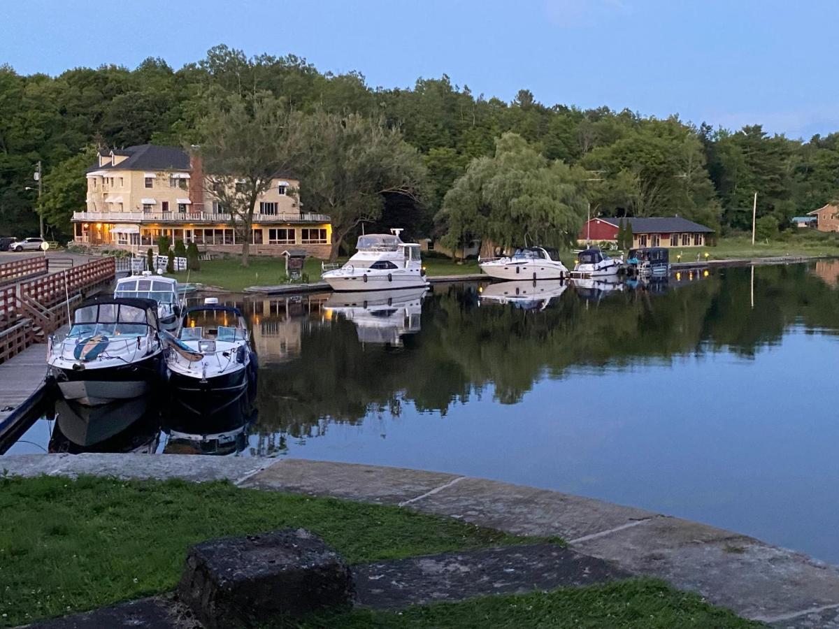 Hotel Kenney Rideau Crosby Экстерьер фото